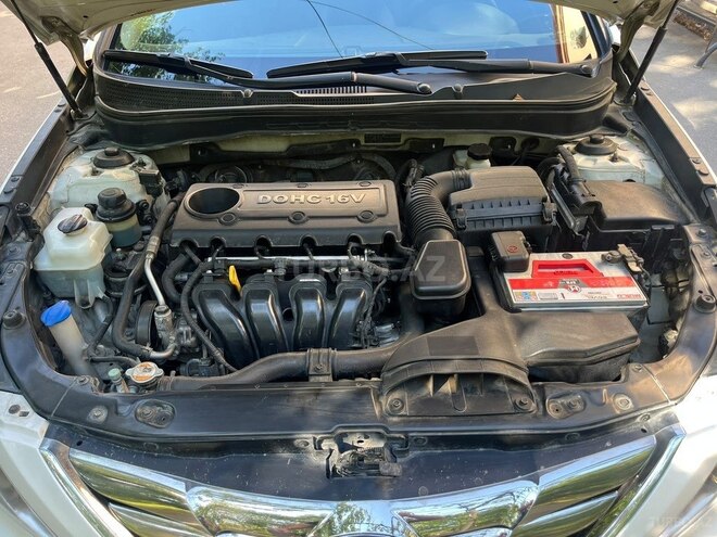 Hyundai Sonata-5