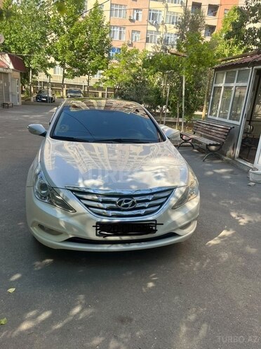Hyundai Sonata-1