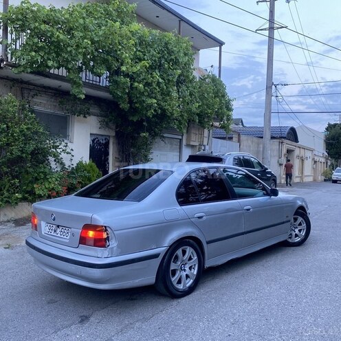 BMW 523-5
