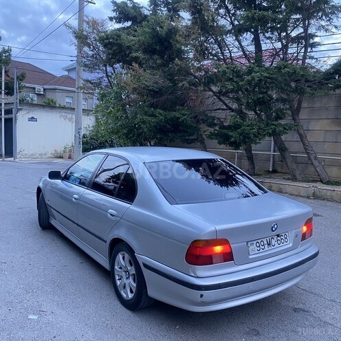 BMW 523-7