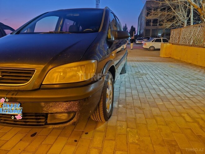 Opel Zafira-2