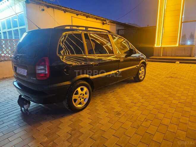 Opel Zafira-4