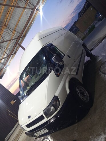 Ford Transit-4