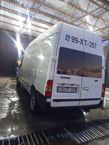 Ford Transit-5