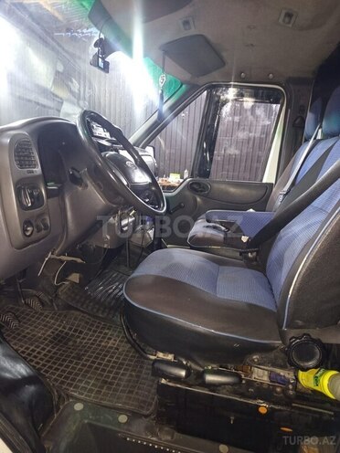 Ford Transit-10
