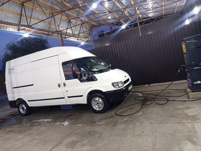 Ford Transit-9