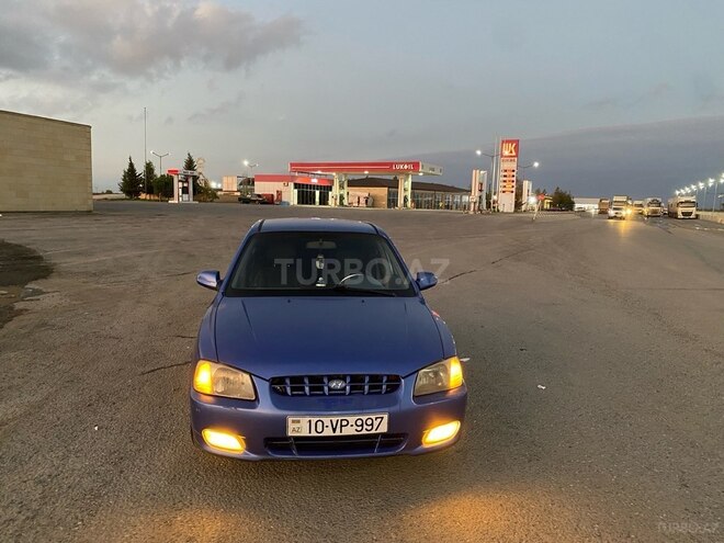 Hyundai Accent-1