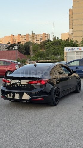 Hyundai Elantra-10