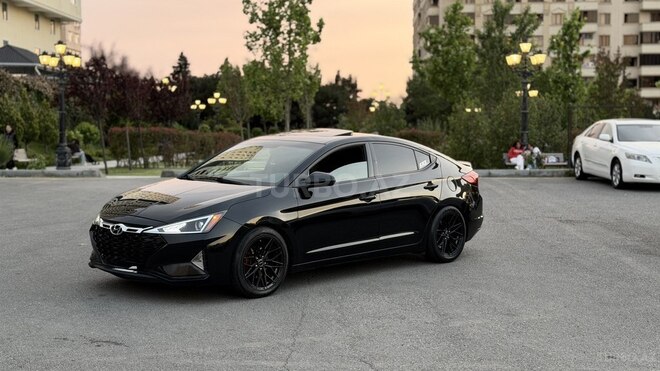Hyundai Elantra-12