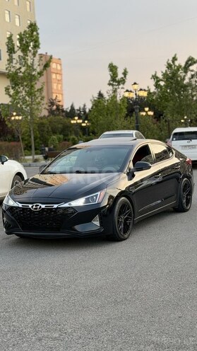 Hyundai Elantra-11