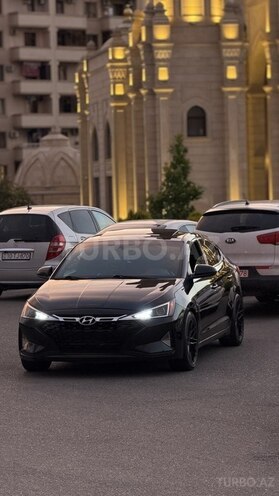 Hyundai Elantra-1
