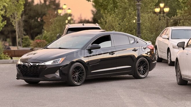 Hyundai Elantra-2