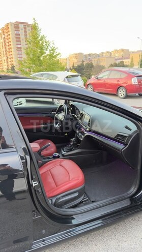 Hyundai Elantra-9