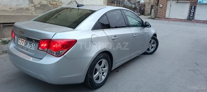 Chevrolet Cruze-12