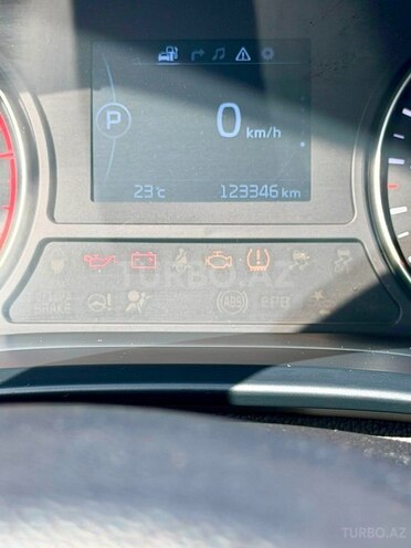 Kia K5-13