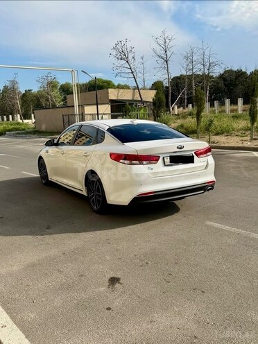 Kia K5-4
