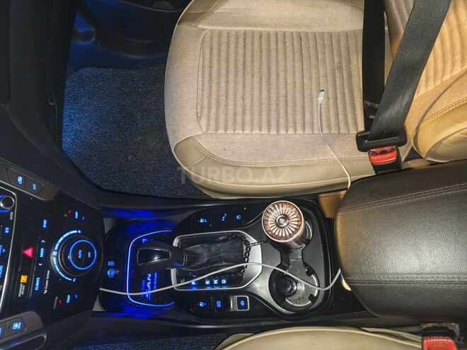 Hyundai Santa Fe-6