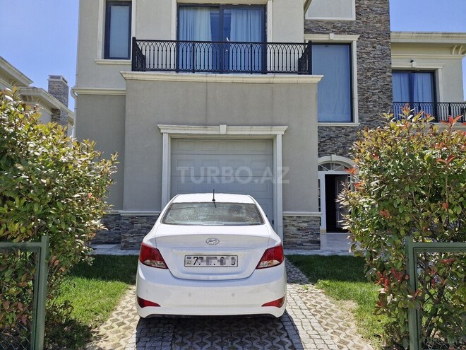 Hyundai Accent-4