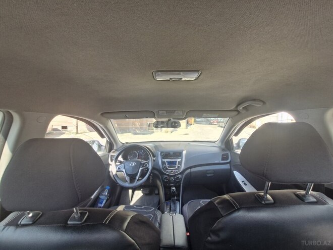 Hyundai Accent-8