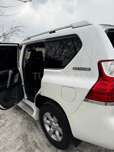 Toyota Land Cruiser Prado-6