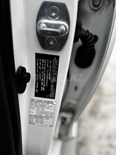 Toyota Land Cruiser Prado-5