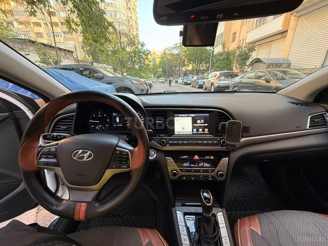 Hyundai Avante-10