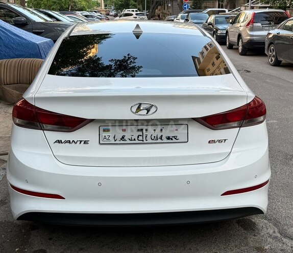 Hyundai Avante-9