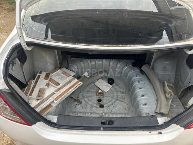 Nissan Sunny-4