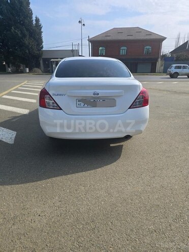 Nissan Sunny-11
