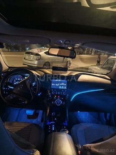 Hyundai Santa Fe-11