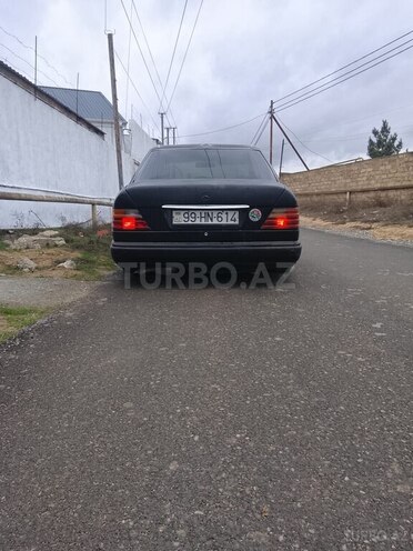Mercedes 230 E-3