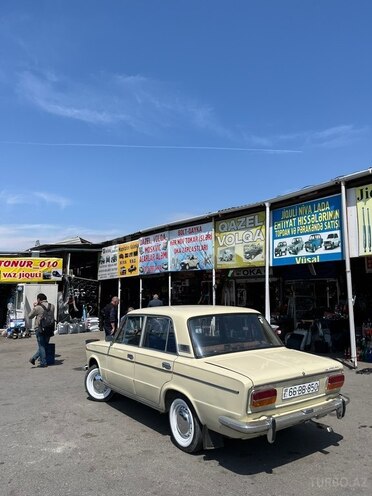LADA (VAZ) 2103-4