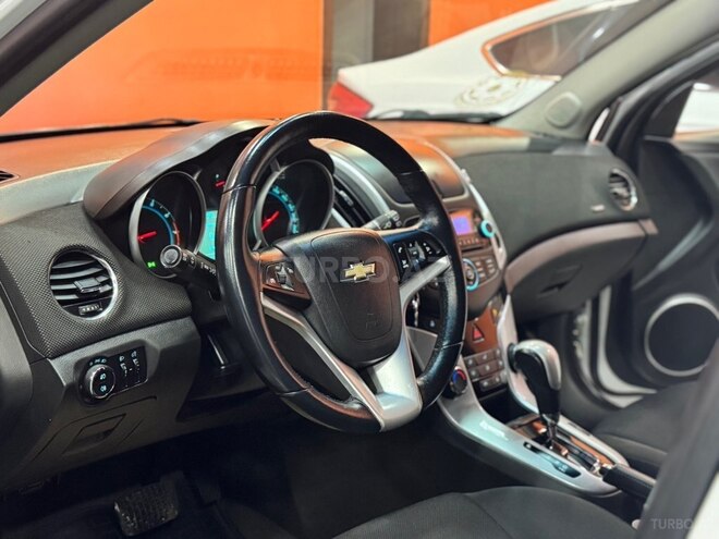 Chevrolet Cruze-20