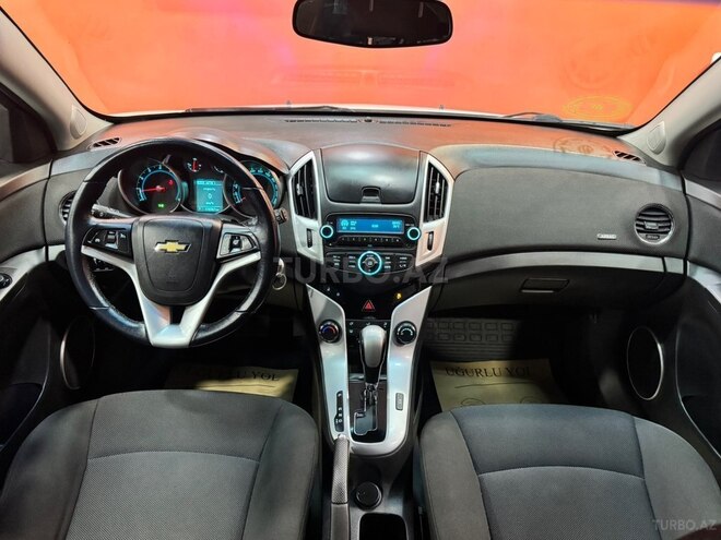 Chevrolet Cruze-21