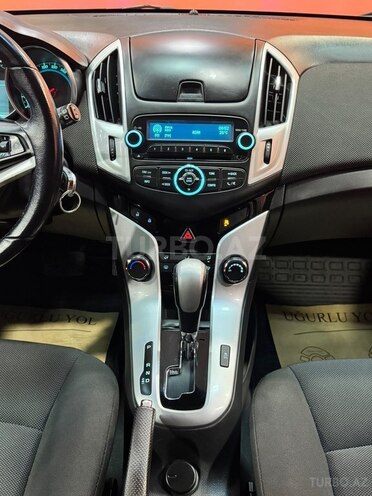 Chevrolet Cruze-23