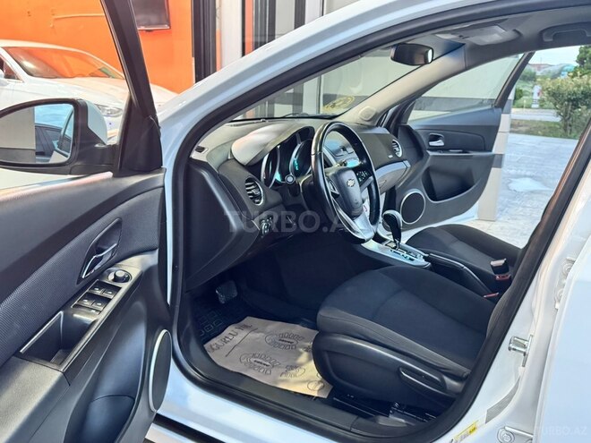 Chevrolet Cruze-17
