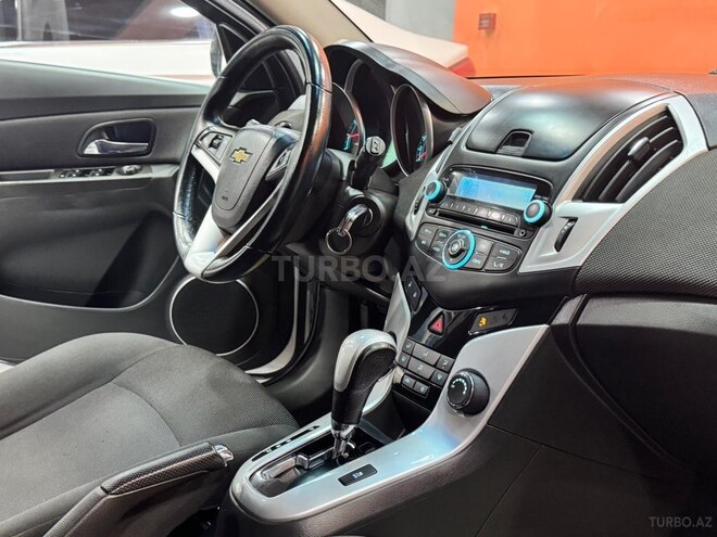 Chevrolet Cruze-19