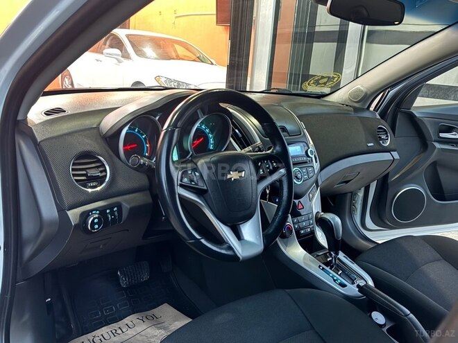 Chevrolet Cruze-18