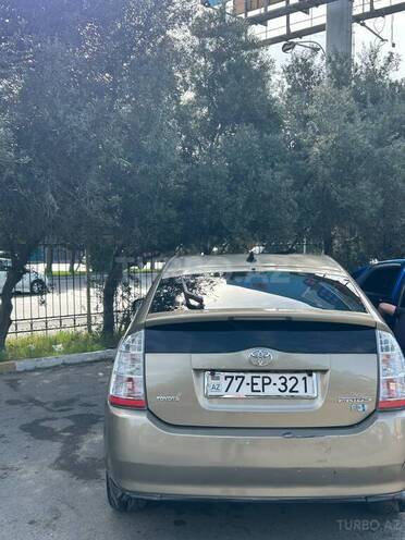 Toyota Prius-2