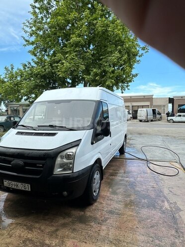 Ford Transit-5