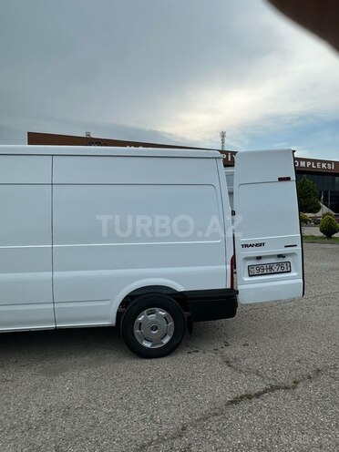 Ford Transit-19