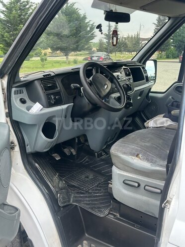 Ford Transit-18