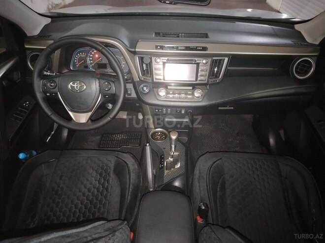 Toyota RAV4-3