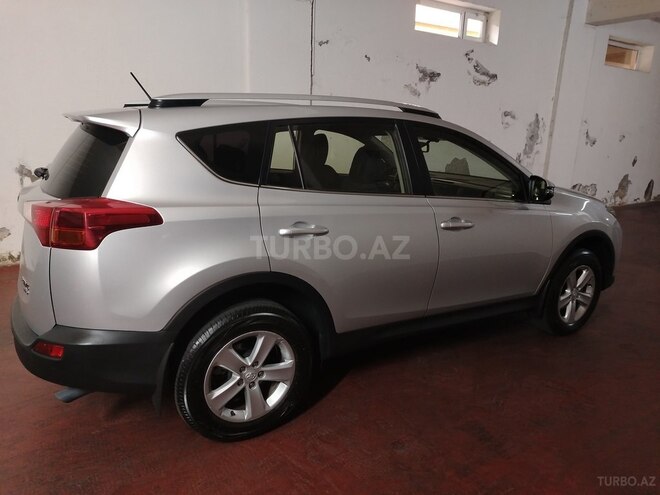 Toyota RAV4-6