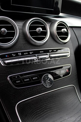 Mercedes C 300-9