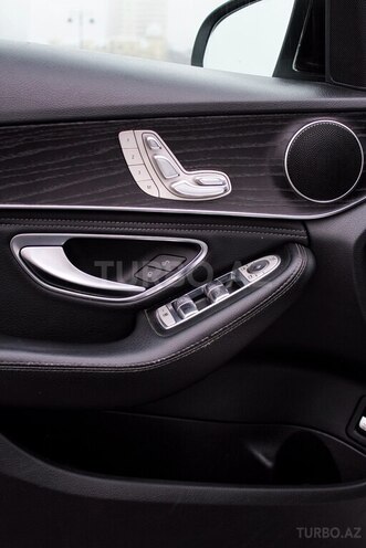 Mercedes C 300-10