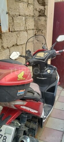 Honda PCX 160-6