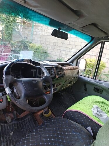 Ford Transit-8