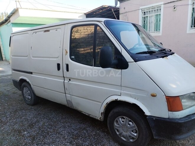 Ford Transit-4