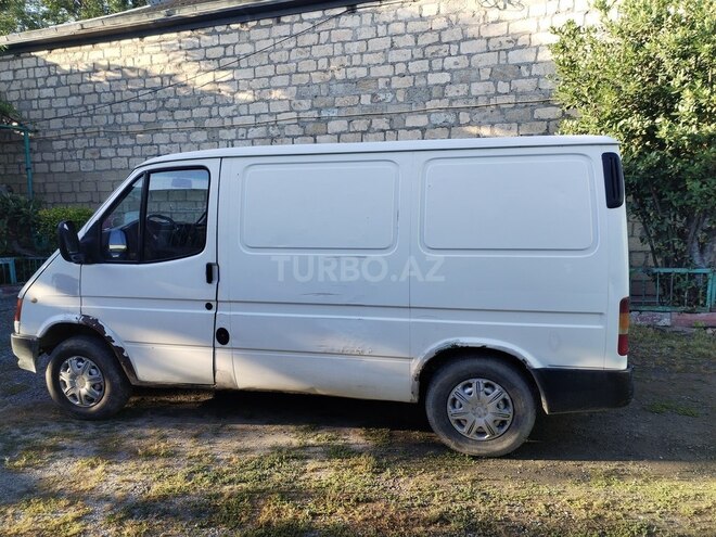 Ford Transit-5